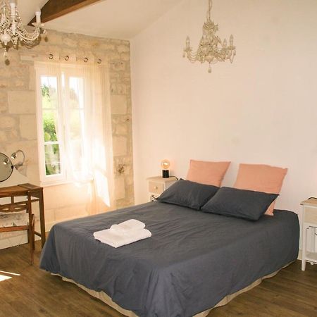 Ferienwohnung Entre Pierre Et Bois Saint-Savinien Exterior foto