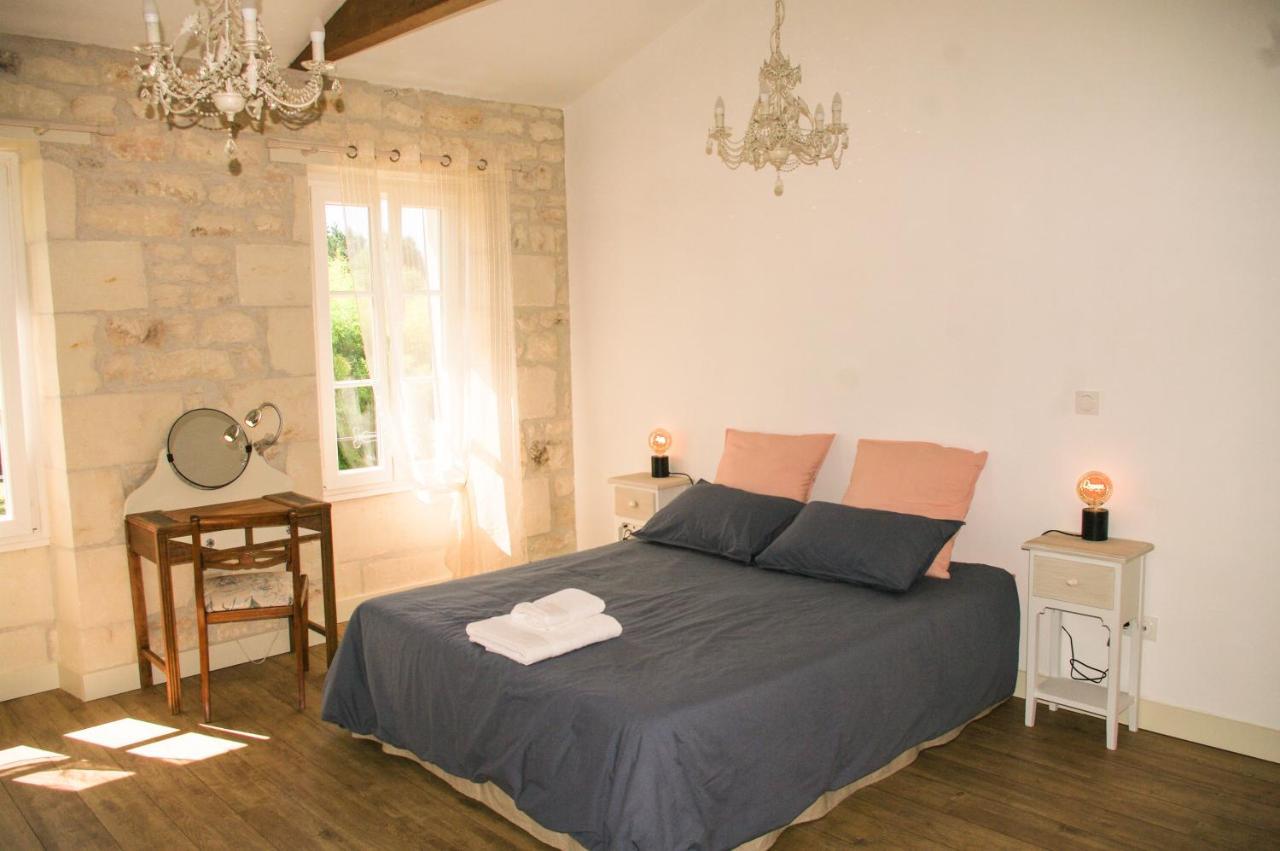 Ferienwohnung Entre Pierre Et Bois Saint-Savinien Exterior foto