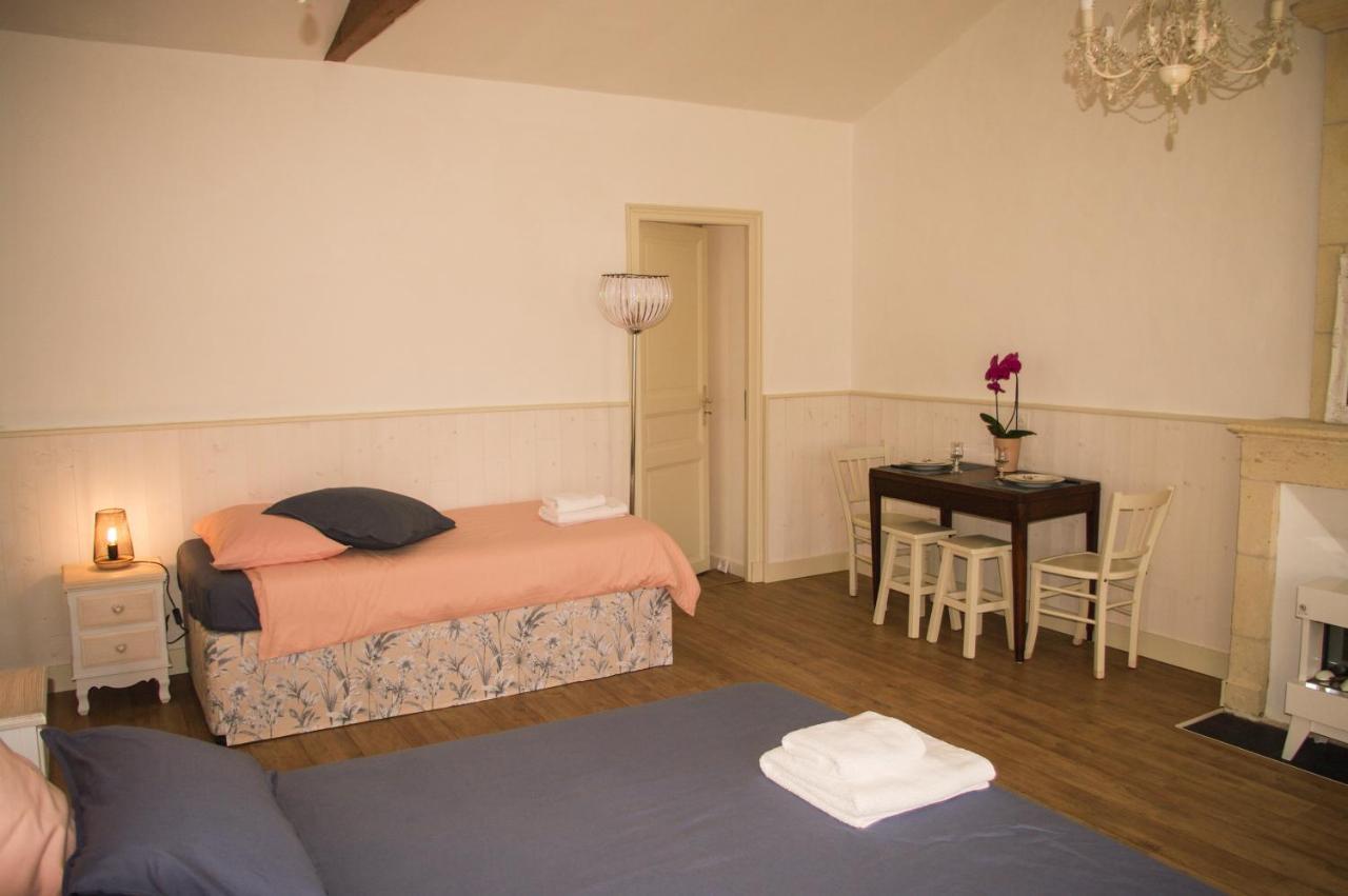 Ferienwohnung Entre Pierre Et Bois Saint-Savinien Exterior foto